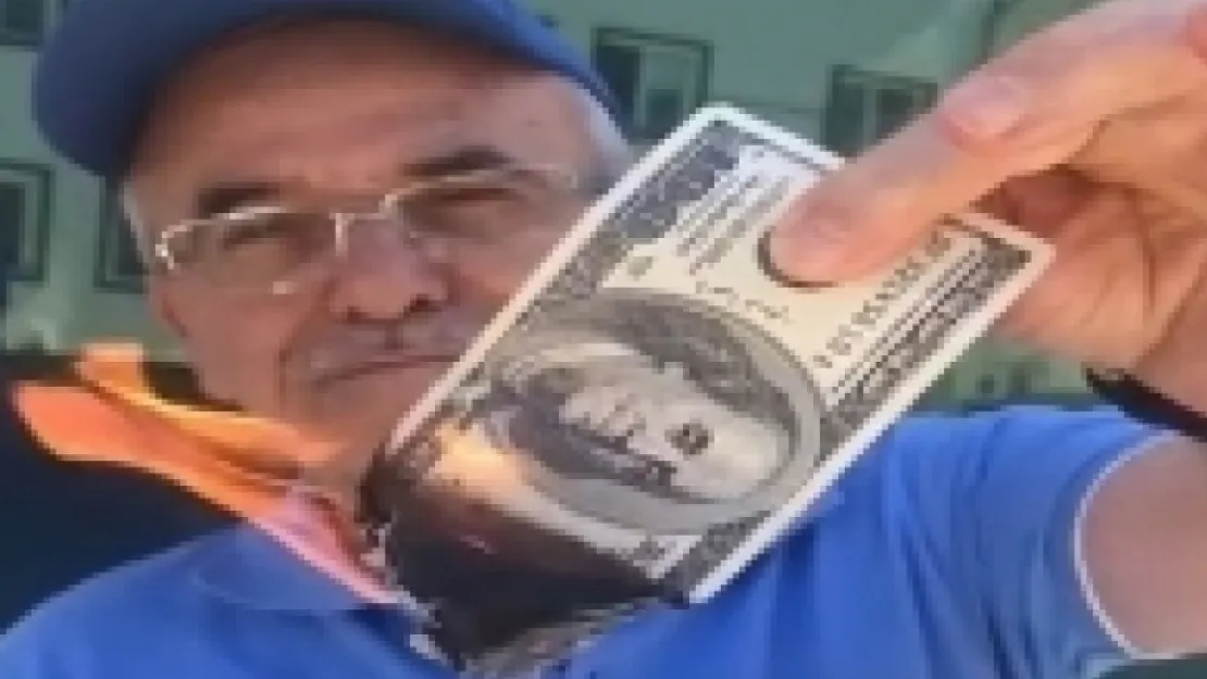 100 doları yakan adam fenomen oldu