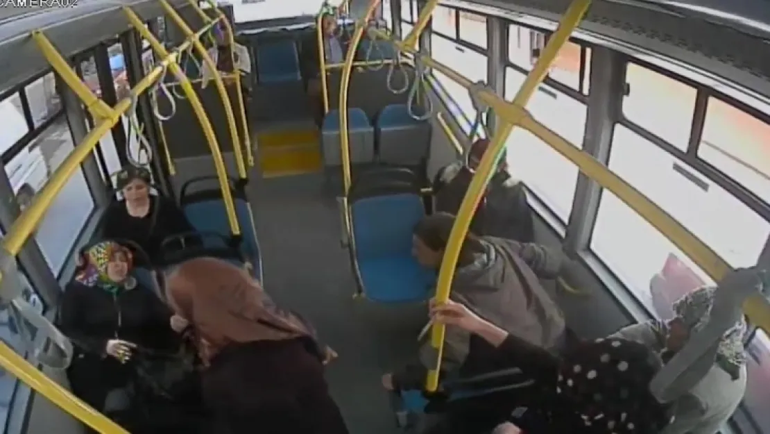 Fenalaşan Yolcuyu Kadın Sürücü Kurtardı