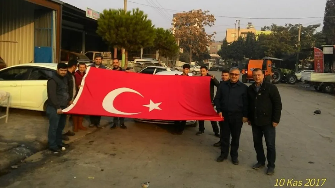 Turgutlu Sanayi esnafı Atasına selam durdu