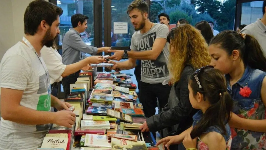 Turgutlu'da Kütüphane kazandıran tiyatro oyunu