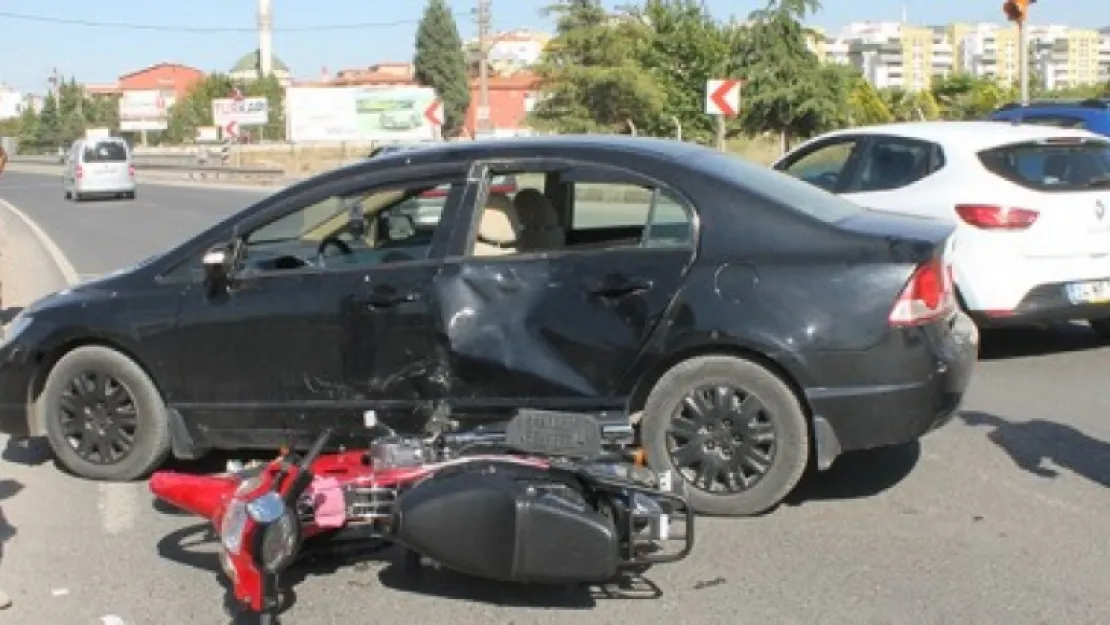 TURGUTLU'DA MOTOSİKLET KAZASI 1 YARALI