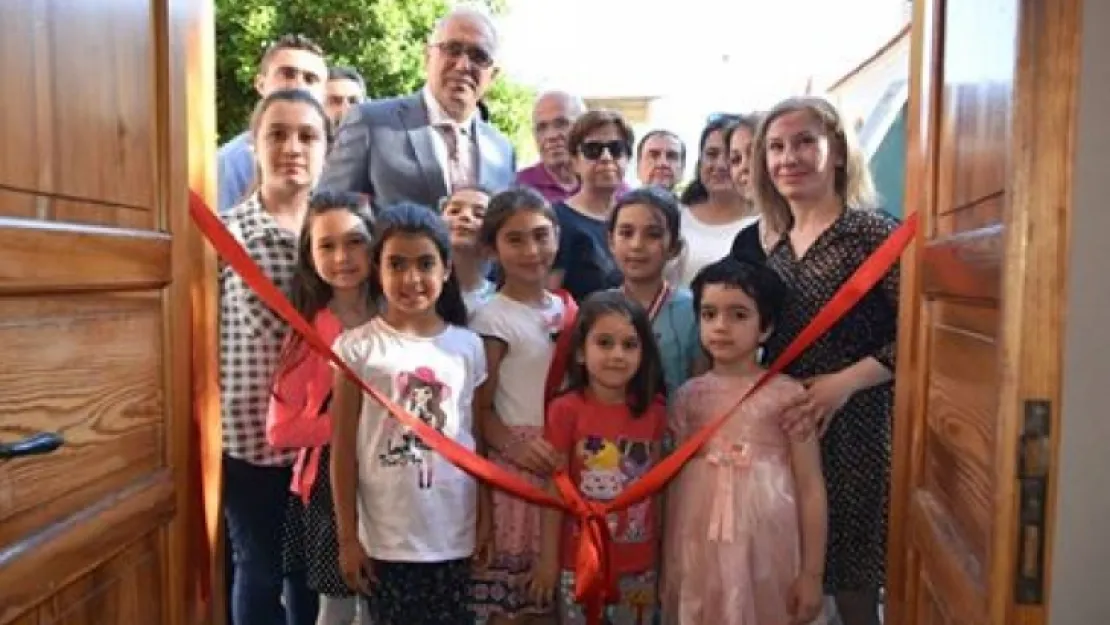 TOPRAK HÜNERLİ ELLERDE ŞEKİLLENDİ