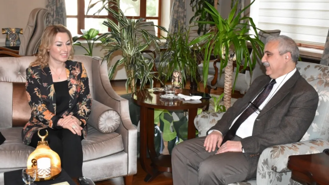 Vali Güvençer, Türkiye'nin ilk kadın Lokantacılar oda başkanını ağırladı
