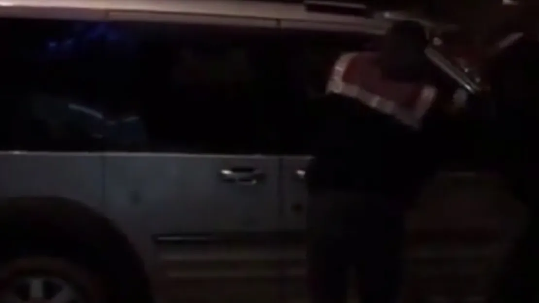TURGUTLU'DA OTOMOBİLE SİLAHLI SALDIRI