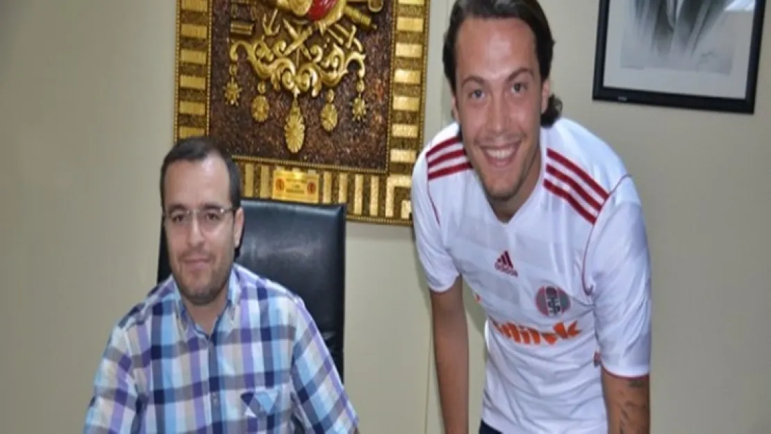 Turgutluspor'da ilk imzayı dış transferde sol bek Evşan Geçgin attı