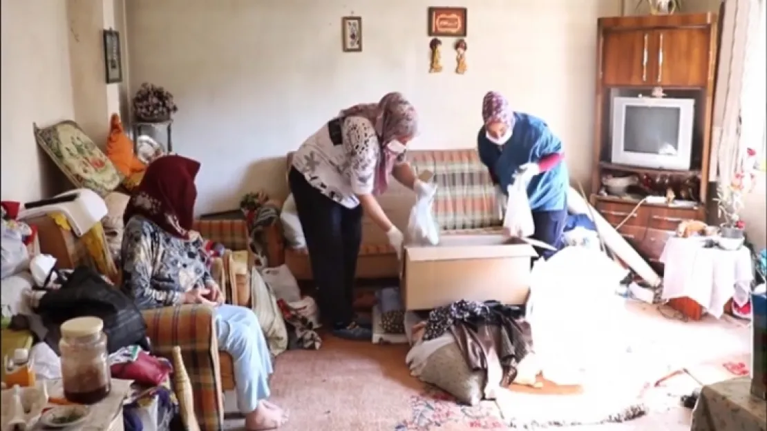 YAŞLI KADININ EVİNDEN ÇIKANLAR ŞAŞKINLIK YARATTI