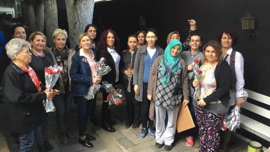 CHP'LİLER EMEKÇİ KADINLARI FABRİKADA ZİYARET ETTİ