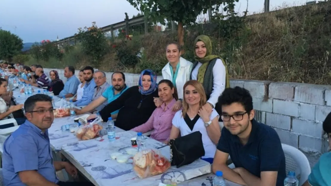 İçen Kasap'tan iftar yemeği