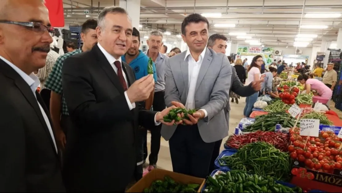 Erkan AkçayİYİ Partinin para kaynaklarının nereden geldiği belli değil.