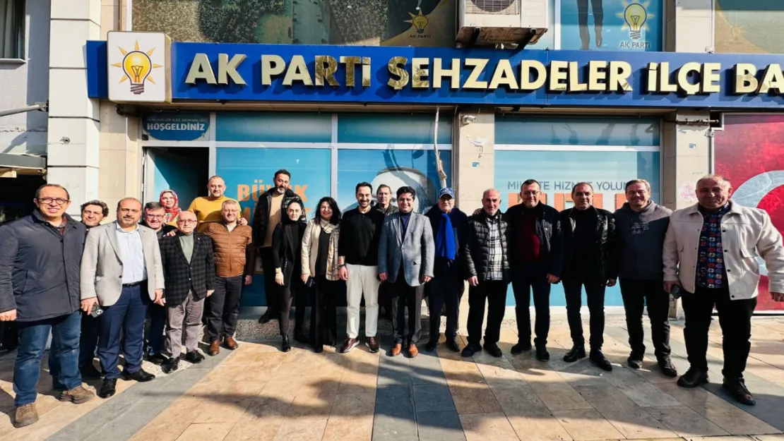 Manisa Milletvekili Mücahit Arınç,ilçe teşkilatlarıyla bir araya geldi