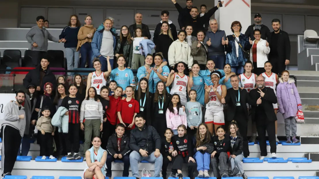 Manisa'nın Tek Kadın Basketbol Takımı, Evindeki Yenilmezlik Serisine Devam Ediyor