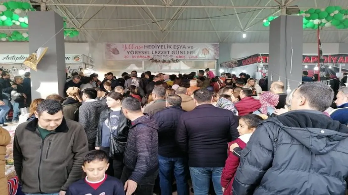 Manisa'da Yılbaşı, Hediyelik Eşya ve Gaziantep Tanıtım Günleri büyük ilgi gördü