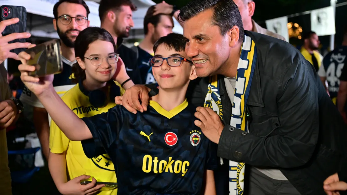 Manisalılar Finali Başkan Zeyrek'le Birlikte İzledi