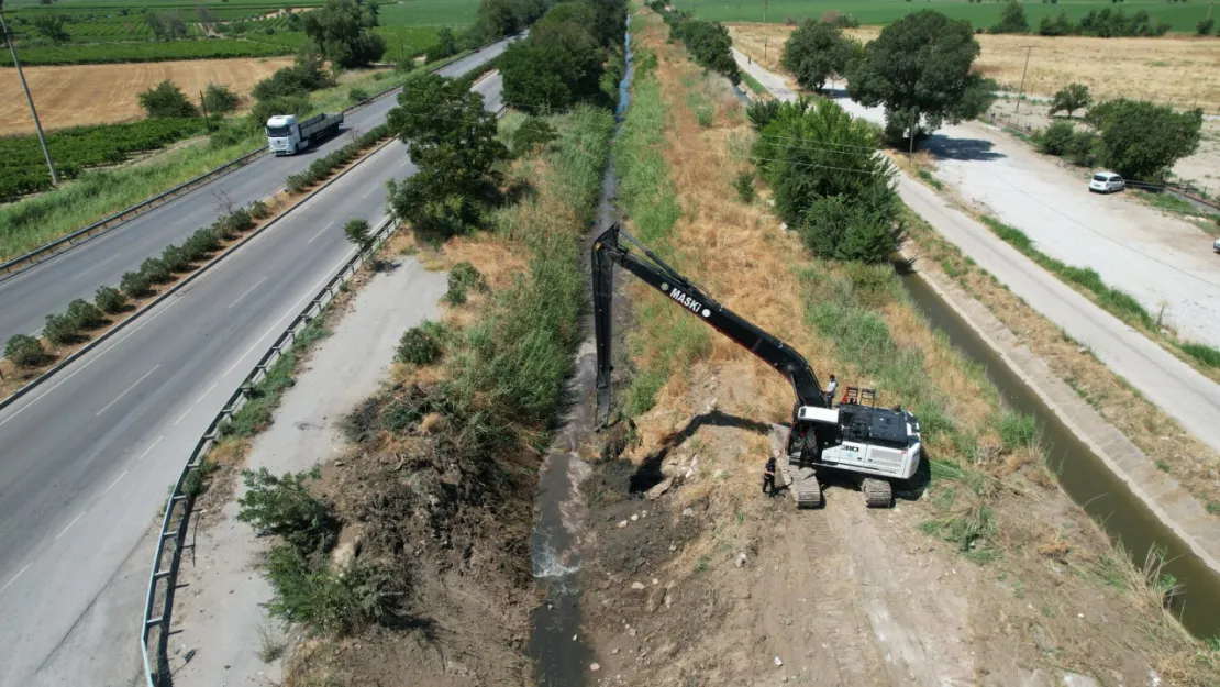 MASKİ'den çiftçiyi koruyan dere temizlik çalışması