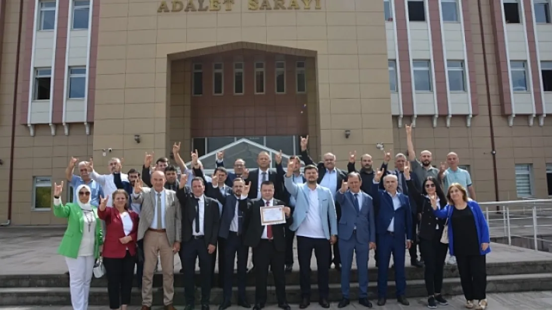 MHP Manisa İl Başkanı Tosuner, mazbatasını aldı