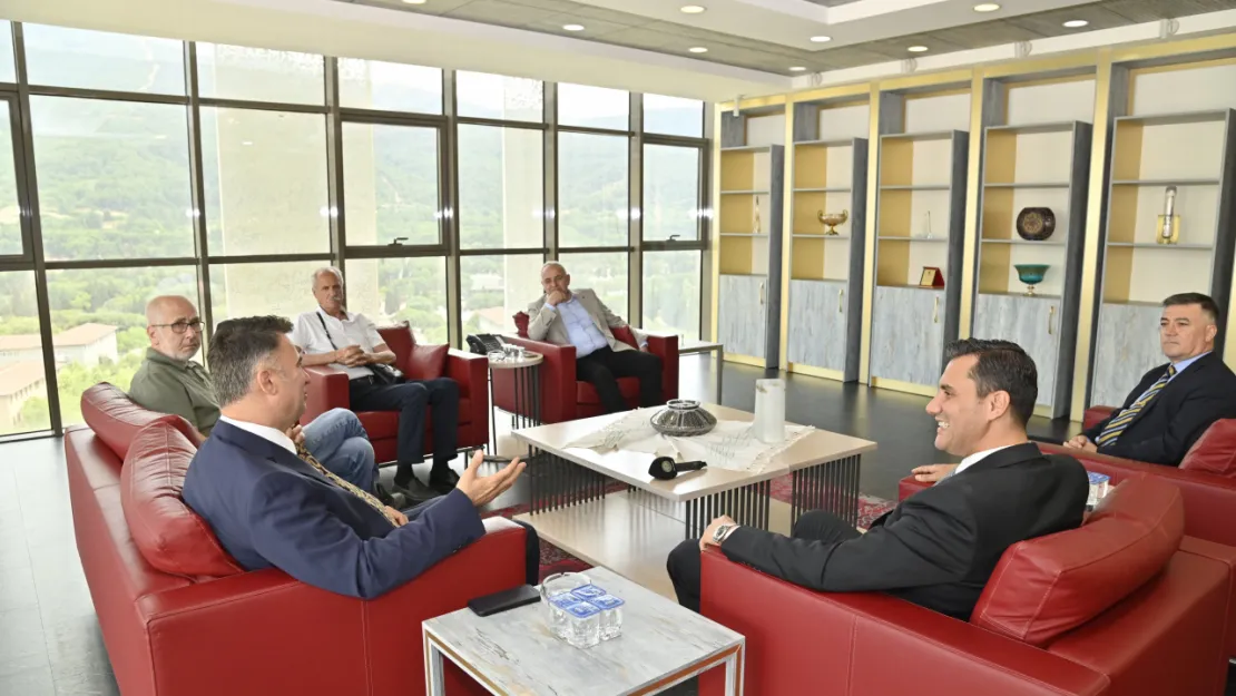Milletvekili Bakırlıoğlu ve Akhisar OSB'den Başkan Zeyrek'e Ziyaret