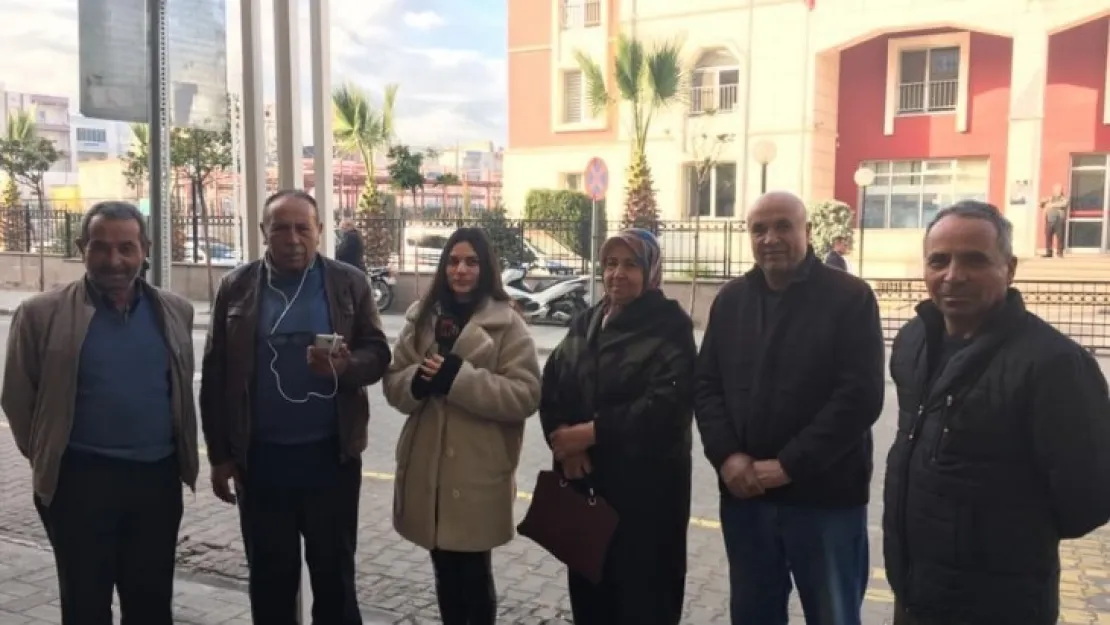 Müge Anlı'nın Ekibi Turgutlu Adliyesinin önünde canlı yayında! (Video)