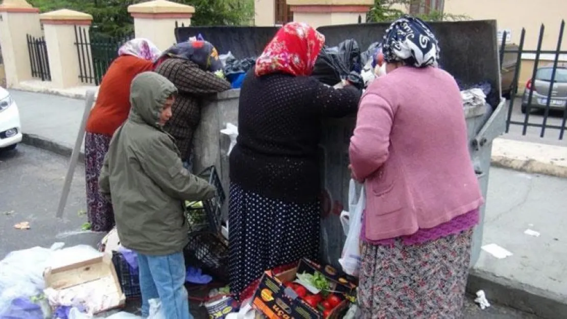 Evli olmayan, çocuksuz bir çalışanın yaşama maliyeti ise aylık 2 bin 393,25 TL olarak hesaplandı