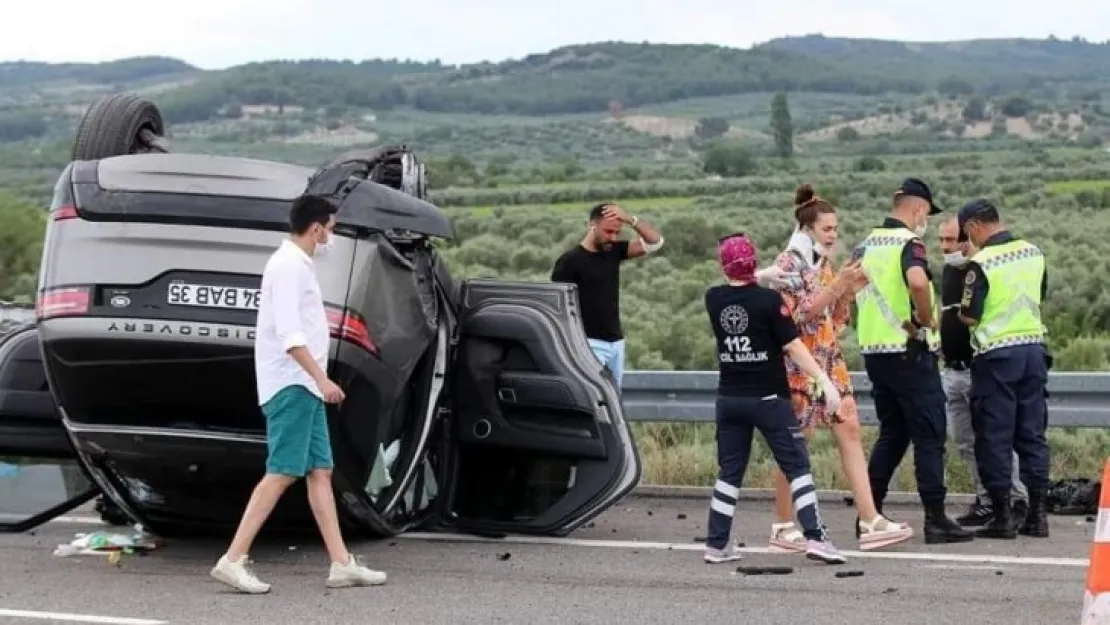 Sanatçı Alişan Manisa'da trafik kazası yaptı