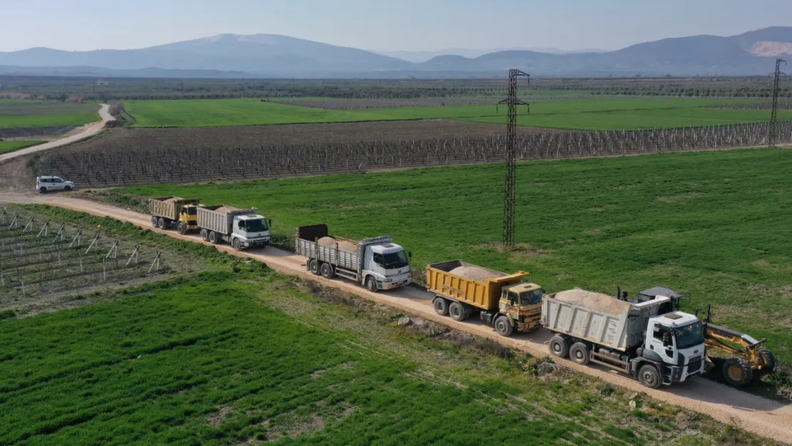 Saruhanlı Belediyesi, Çerkez Osmaniye'de Arazi Yollarını İyileştiriyor