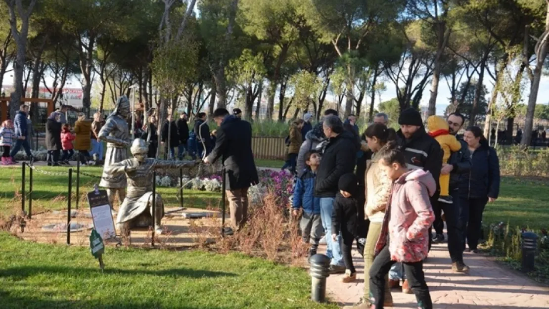 Binlerce Manisalı Şehzadeler Park'ı gezdi