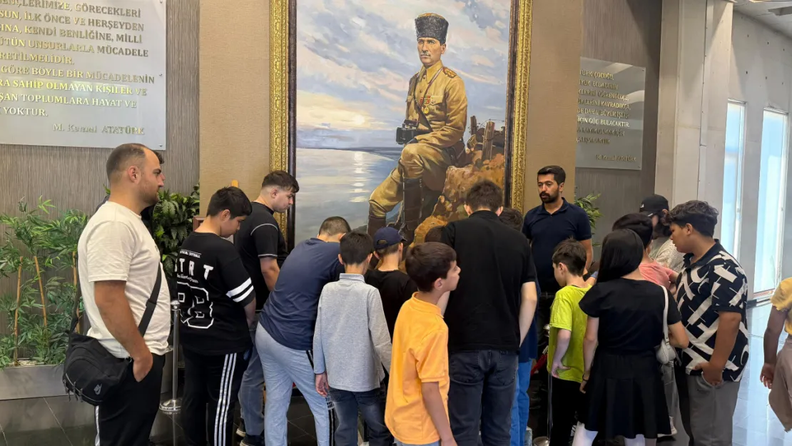 Şehzadeler Belediyesi Koruma Altındaki Çocuklara Tarih Dolu Bir Gün Yaşattı