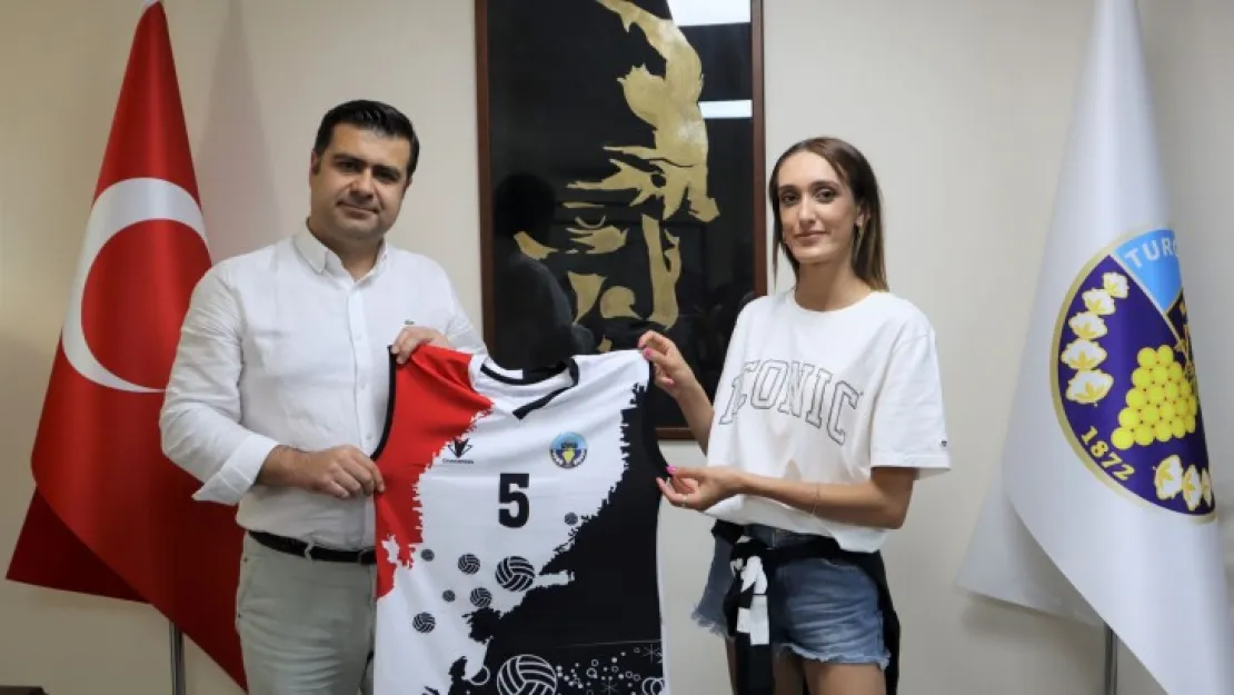 Selinay Akçin Turgutlu Belediyespor'da