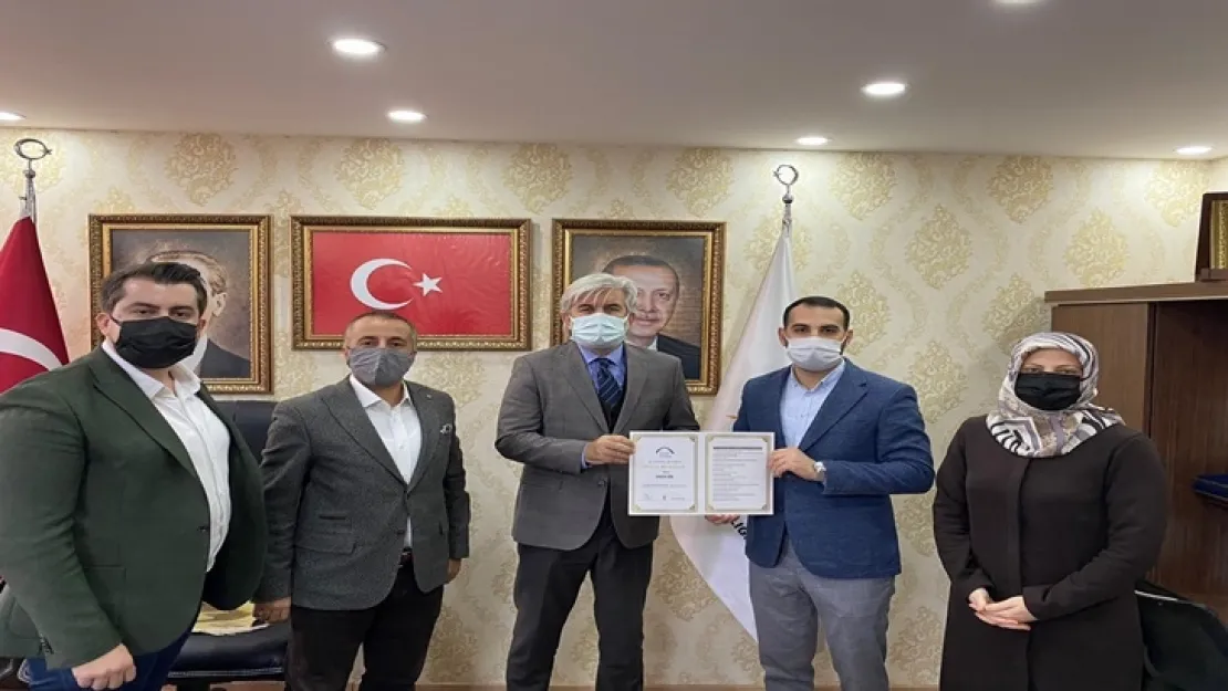 Siyaset akademisi katılımcılarına sertifikalarını verildi
