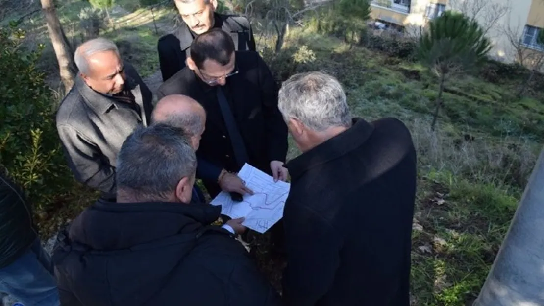 Toprak Kayması Yaşanan Bölgede İncelemelerde bulundular