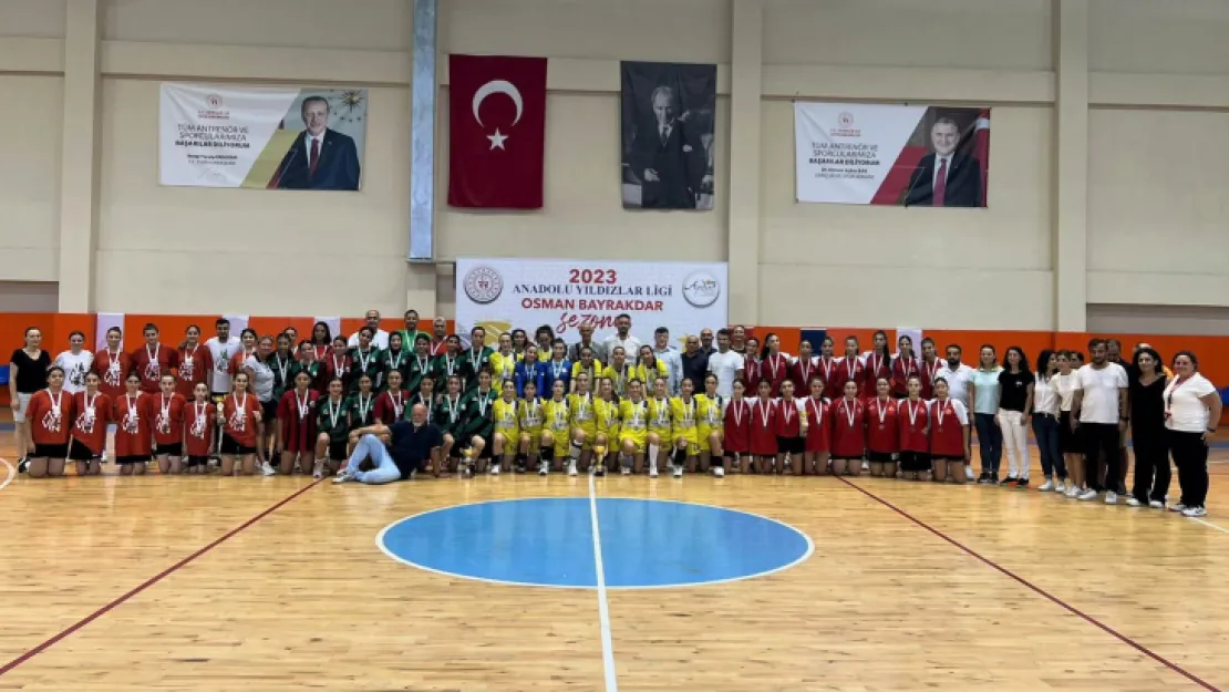 Turgutlu Belediyesi Hentbol Takımı Oyuncuları Manisa'ya Başarı Getirdi