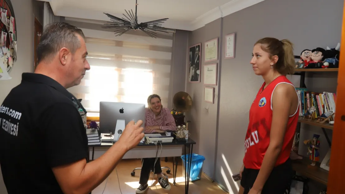 Turgutlu Belediyesi Kadın Basketbol Takımı Diyetisyen Ece Kurşun'un Kontrolünden Geçti