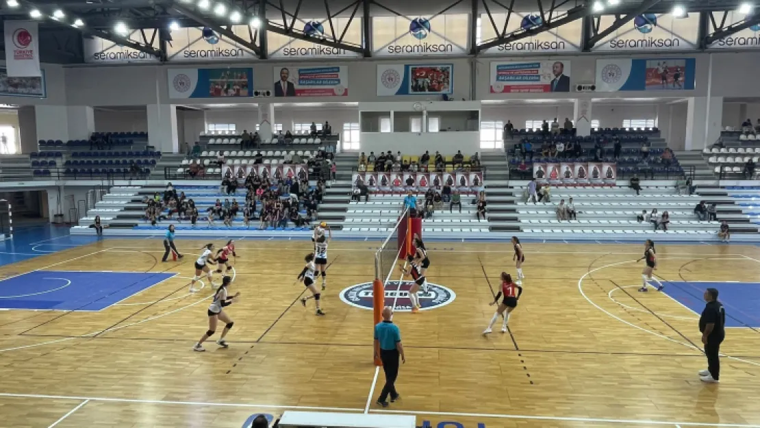 Turgutlu Belediyesi Kadın Voleybol Takımı Lidere Konuk Olacak