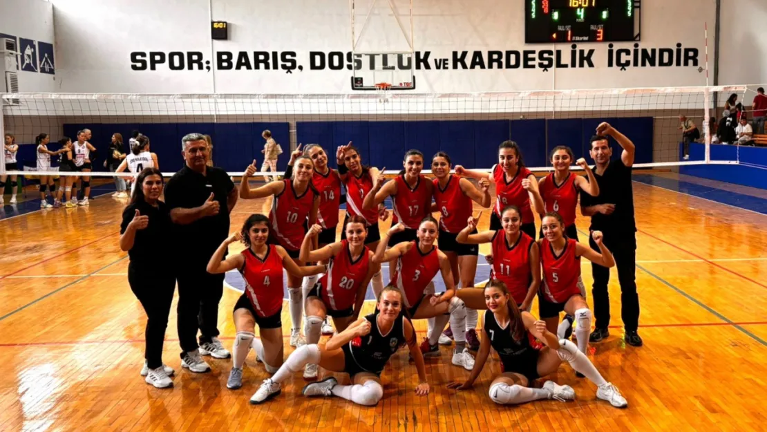 Turgutlu Belediyesi Kadın Voleybol Takımının İlk Maçta Yüzü Güldü