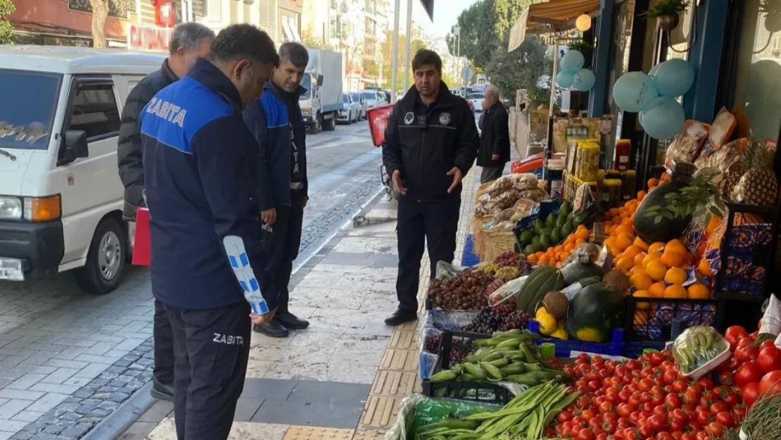 Turgutlu Belediyesi ve İlçe Emniyet Müdürlüğü Ekiplerinden Kaldırım İşgali Denetimi