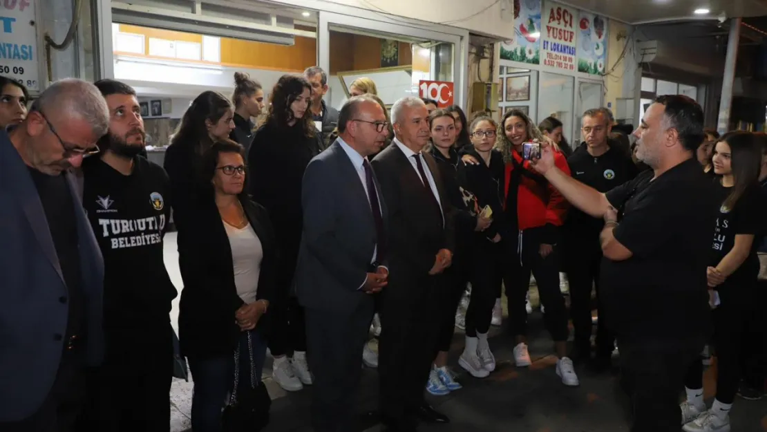 Turgutlu Belediyespor Kadın Voleybol ve Basketbol Takımları Yemek Organizasyonunda Buluştu