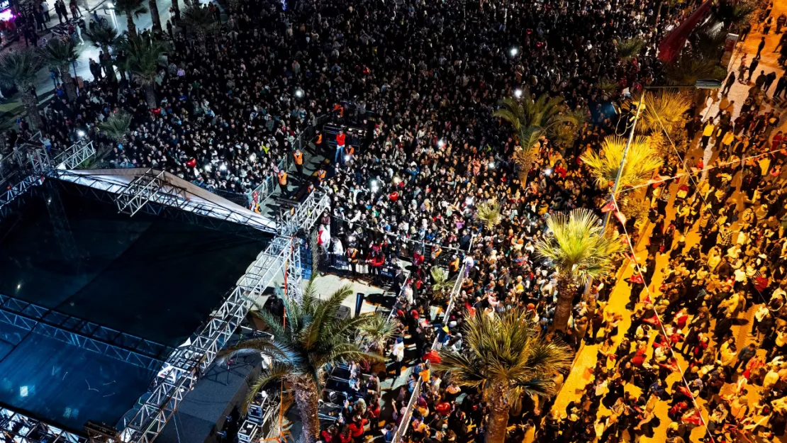 Turgutlu'da Cumhuriyet Bayramı Coşkusu: 101'inci Yıla Muhteşem