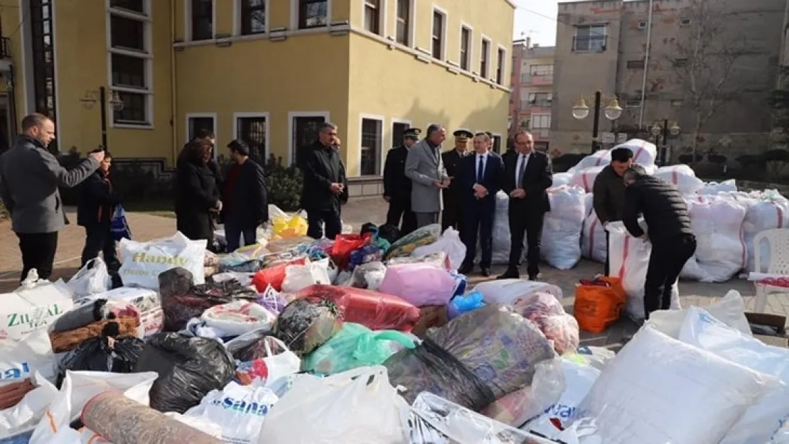 Turgutlu Elazığ'a yardım elini uzattı yardım paketleri yola çıkmaya hazırlanıyor