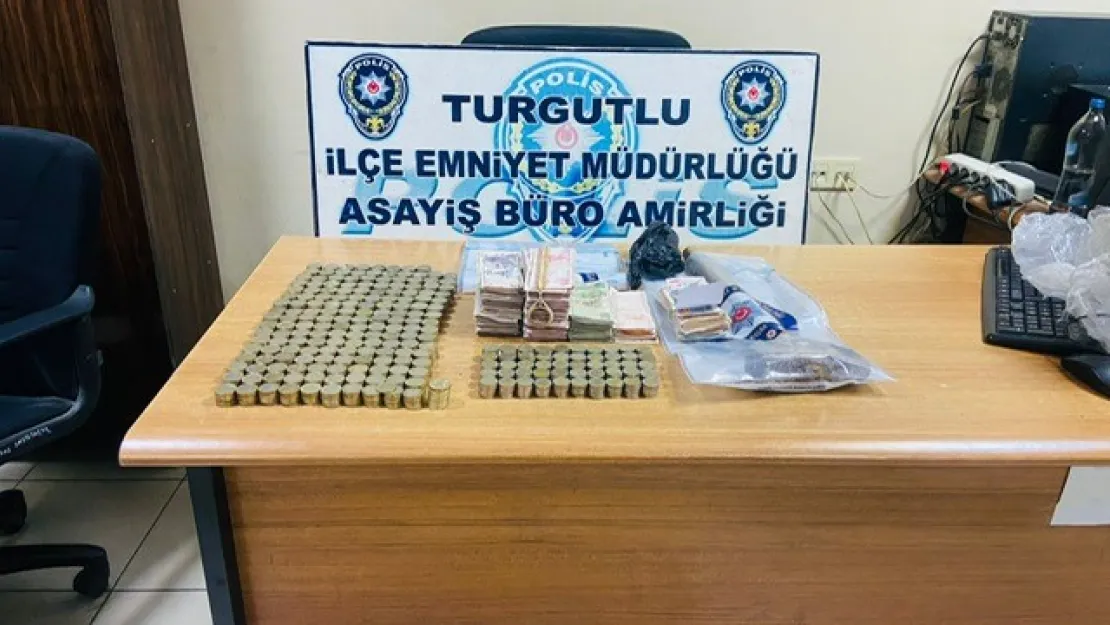 Turgutlu Emniyeti 5 milyon 850 bin liralık kaçak tütün ele geçirdi