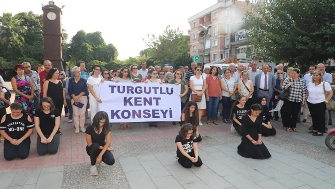 Turgutlu Kent Konseyi kadına şiddeti kınadı