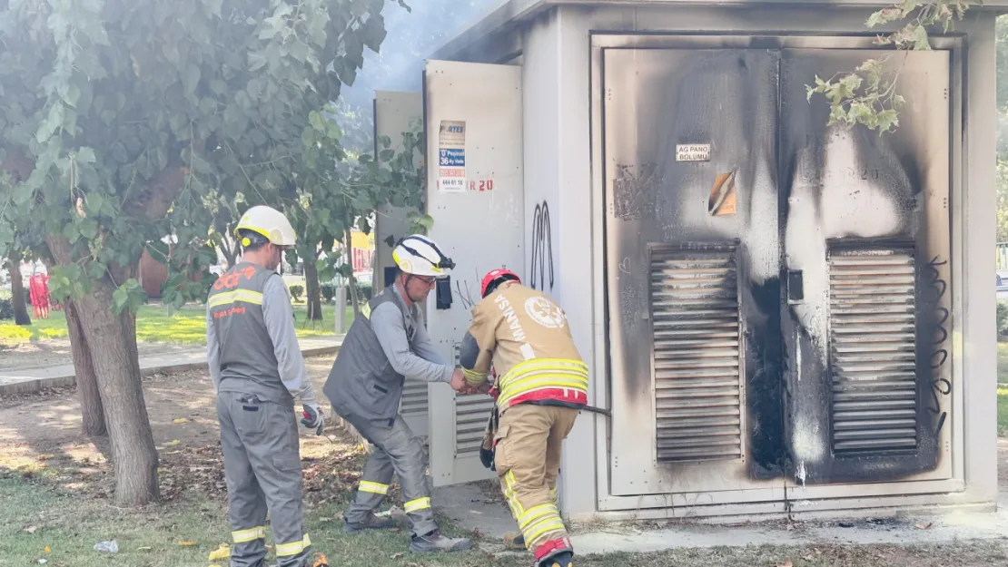 Turgutlu Selvilitepe Mahallesi'nde Trafo Patlaması Korkuttu
