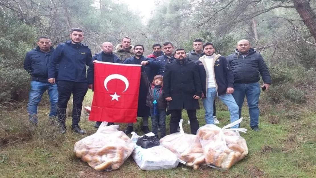 Turgutlu Ülkü Ocakları Doğadaki Hayvanları da Unutmadı! 