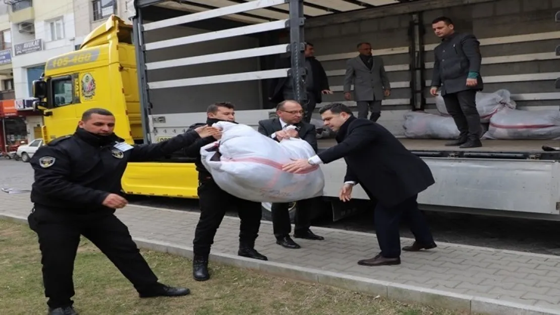 Turgutlu'dan Elazığ'a Yardım TIR'ları Yola Çıkıyor