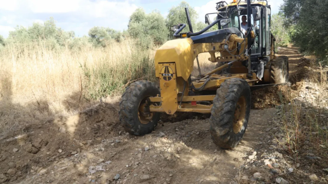 Yağış Sonrası Bozulan Yollara Bakım