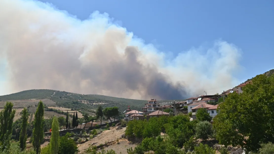 Yangınlar Kontrol Altında: Alevlerin Arasında, Kahramanca Mücadele