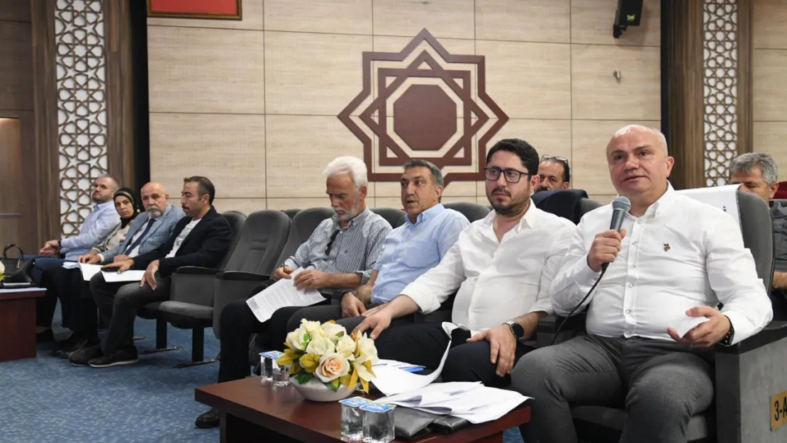 Yunusemre Belediye Meclisi'nden Özgür Özel'e Yapılan Saldırıya Kınama
