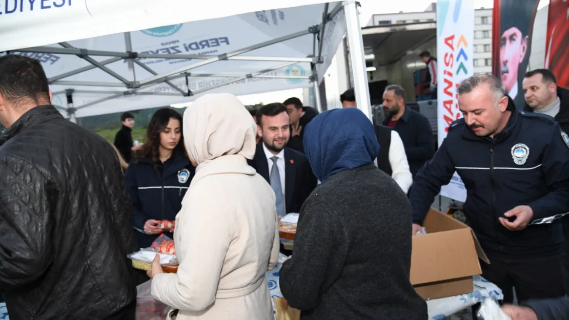 Yunusemre'de İftar Sofrası Akgedik'te Kuruldu