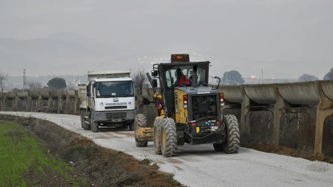 Yunusemre'de Kırsal Mahallelerde Çalışmalar Sürüyor