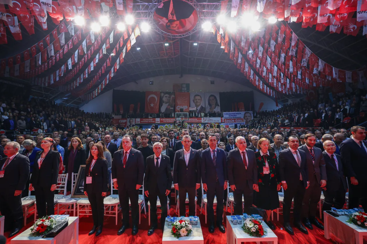 CHP Manisa İl Başkanlığı'na mevcut başkan İlksen Özalper yeniden seçildi.