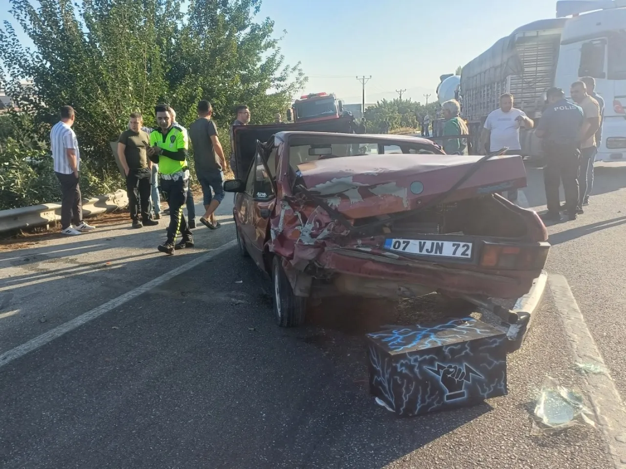 Salihli'de zincirleme kaza: 1 ölü, 2 yaralı