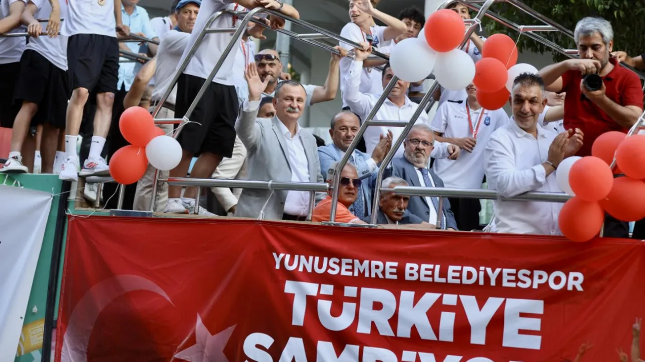 ŞAMPİYON COŞKUYLA KARŞILANDI